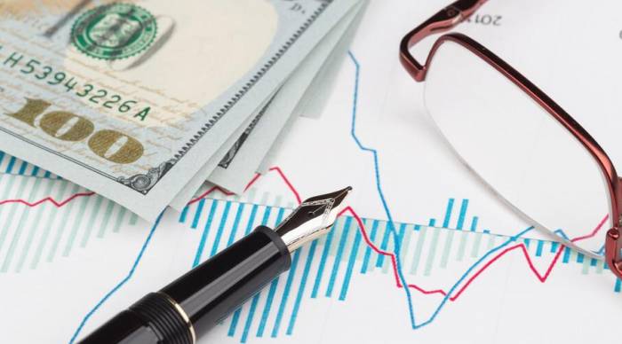 US Preparing to Hike Rates, Yet Dollar Dives; Global Market Expectations Shift