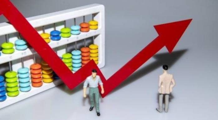 Vietnam Funds Down, India Funds Up: How to Invest?